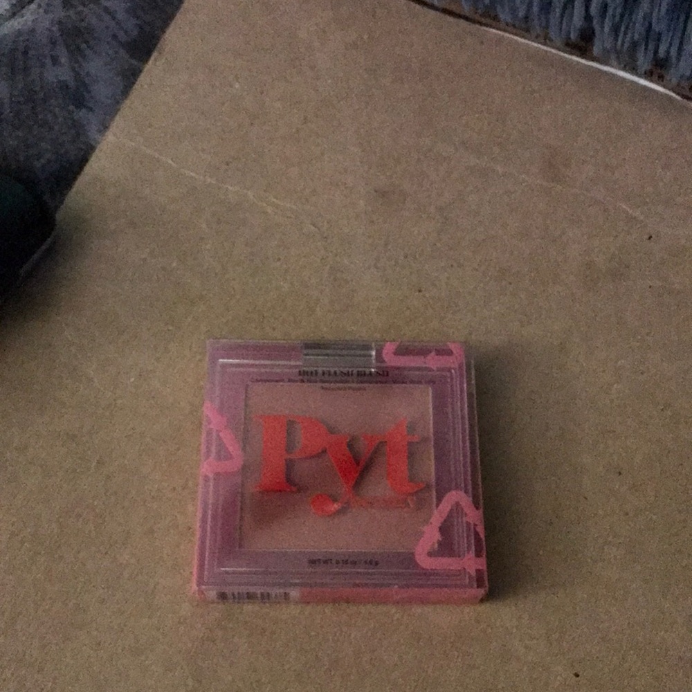 PYT Beauty Hot Flush Blush in Flirty. New/Unopened